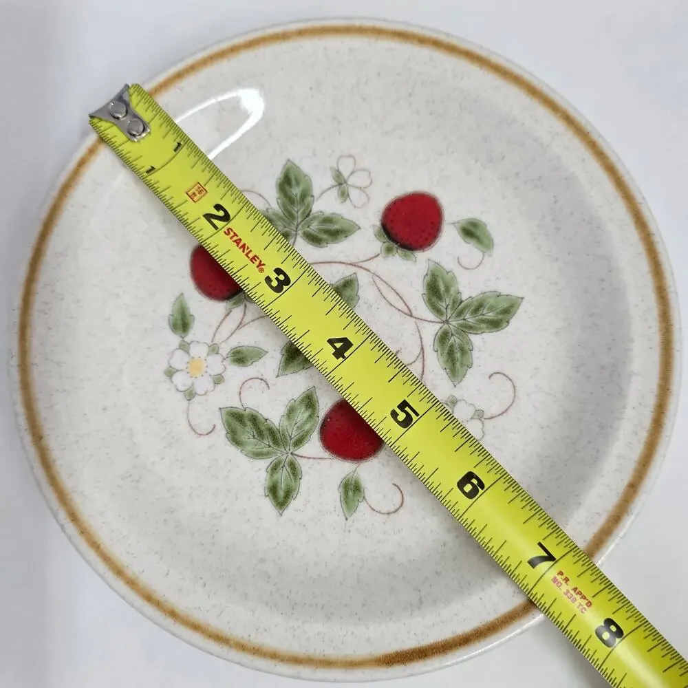 Vintage JC Penney Strawberry Plate 7.25" – Retro Kitchen Collectible - Picture 2 of 4
